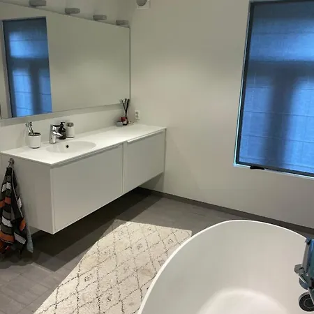 Semesterbostad Modern *